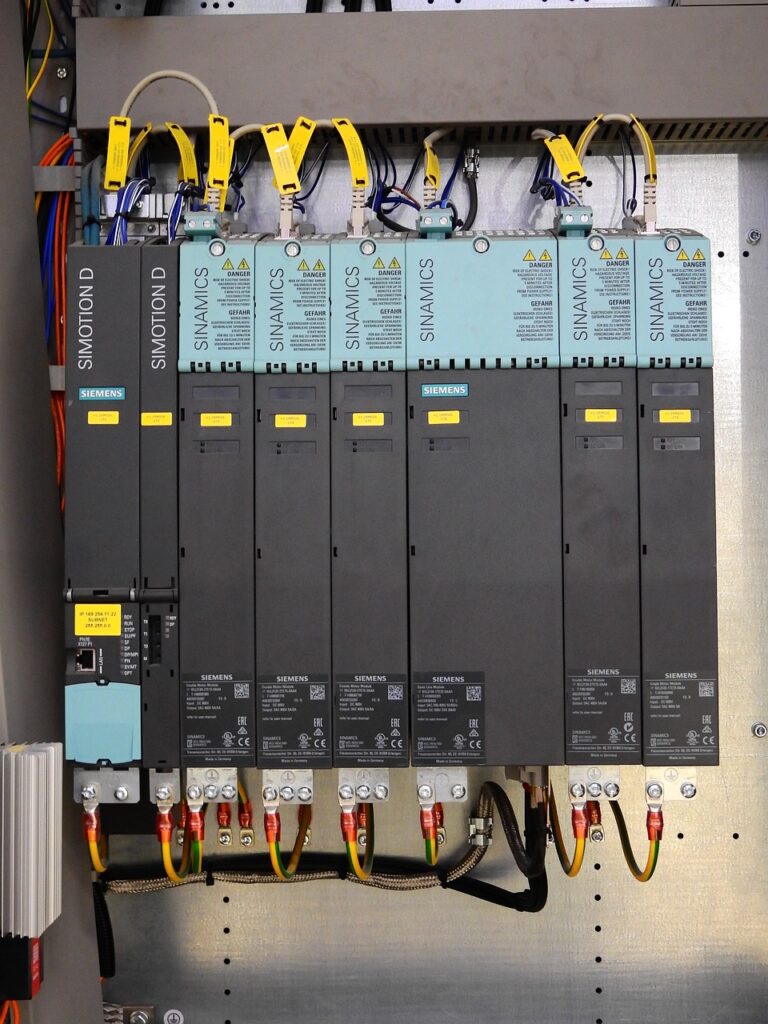 switch cabinet, distributor, verteilerscharnk-2147373.jpg